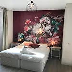 فندق مبيت وإفطار Coeur De Roses, & D'hotes 3*